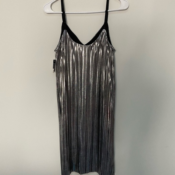 NWT Design Labs metallic shift dress - Picture 5 of 7